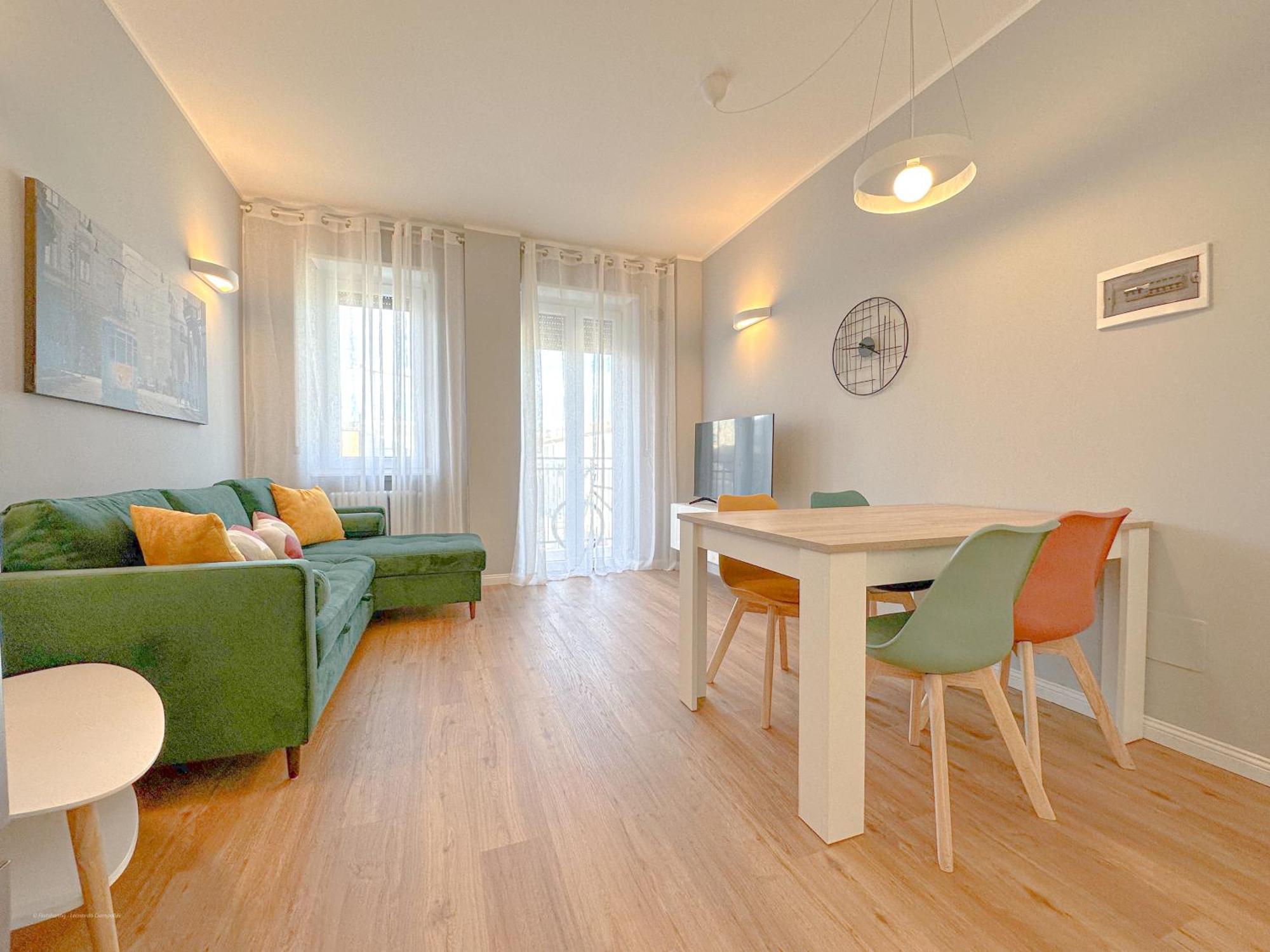 Torre 24 - Luxury Naviglio Suite Милан Экстерьер фото